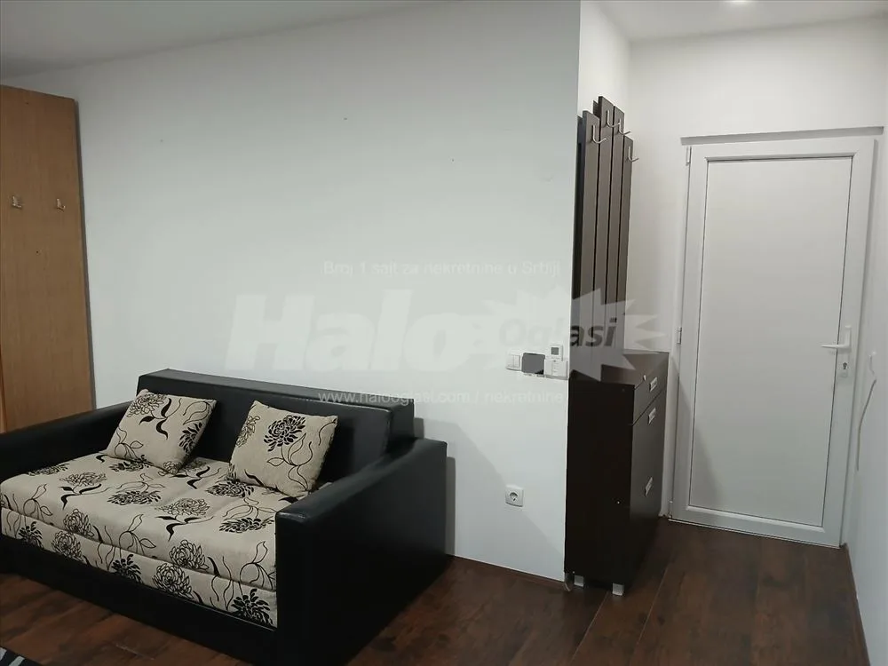 Izdajem nameštenu garsonjeru 36m2 Borča II — 4