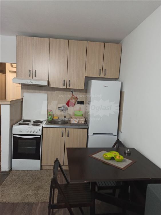 Izdajem nameštenu garsonjeru Banovo brdo — 5