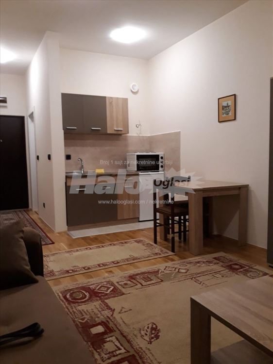 Izdajem nameštenu garsonjeru — 5