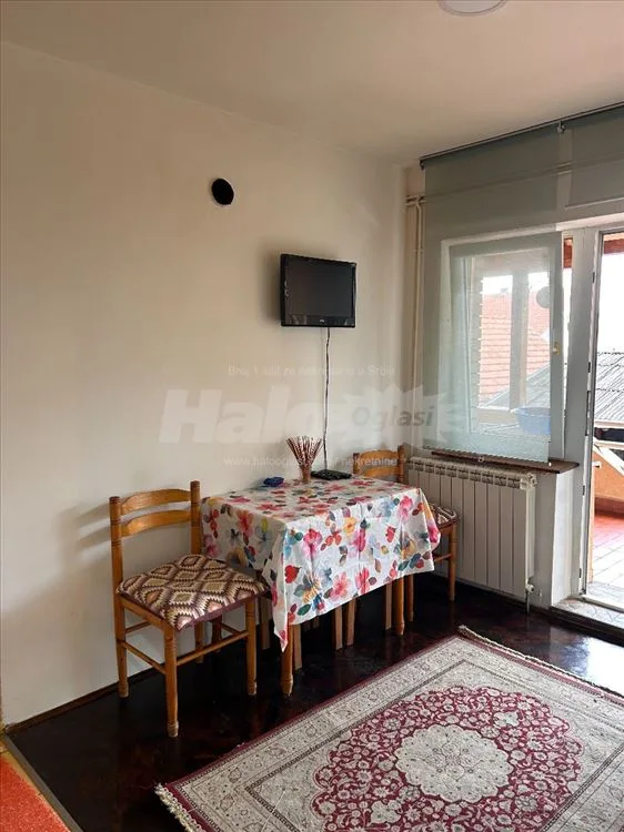 Izdajem nameštenu garsonjeru — 5