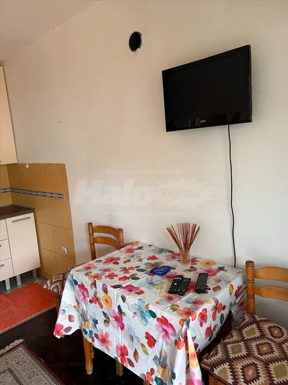 Izdajem nameštenu garsonjeru — 6