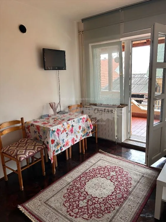 Izdajem nameštenu garsonjeru — 7