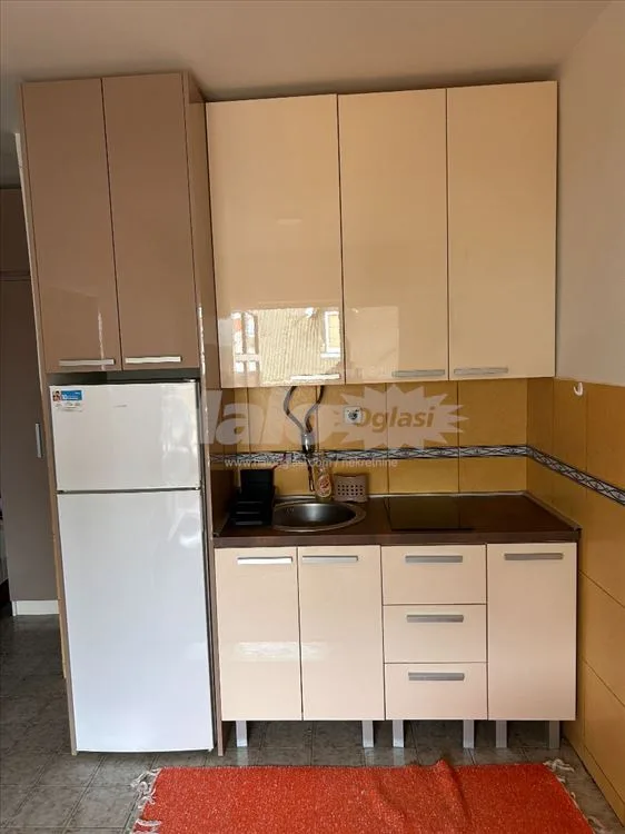 Izdajem nameštenu garsonjeru — 9