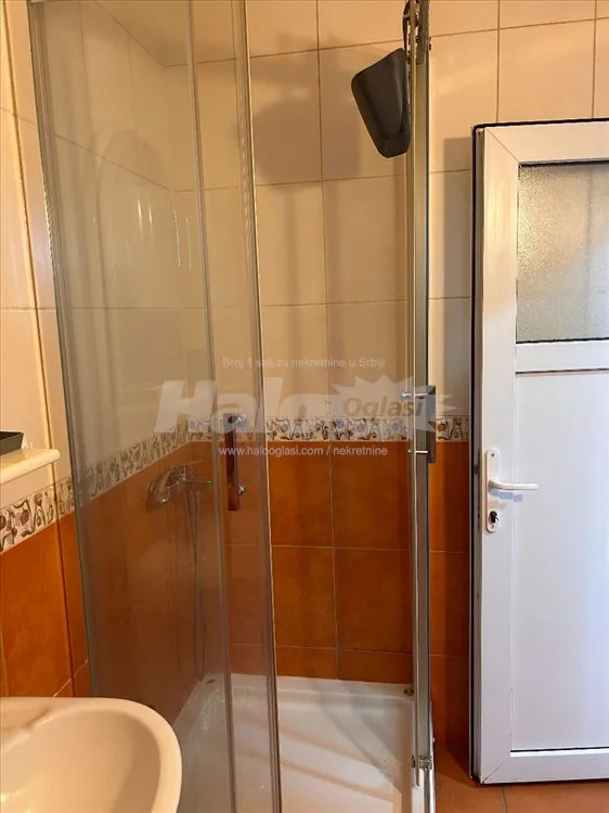 Izdajem nameštenu garsonjeru — 11