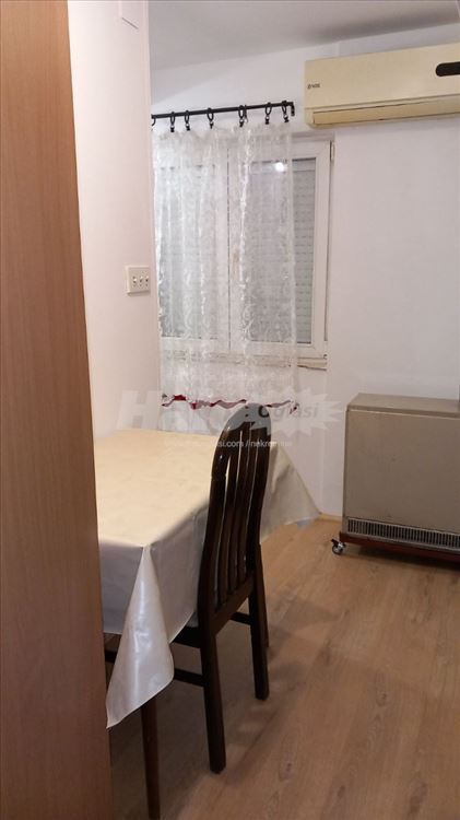 Izdajem nameštenu garsonjeru — 3