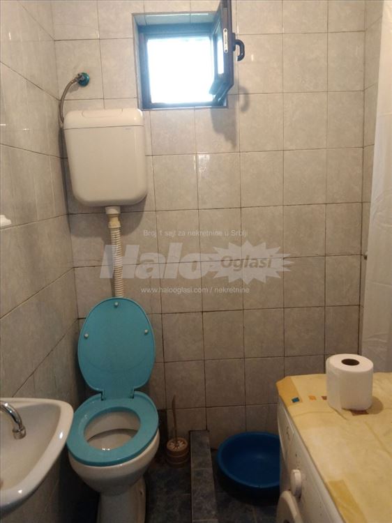 Izdajem nameštenu garsonjeru na Zvezdari — 4