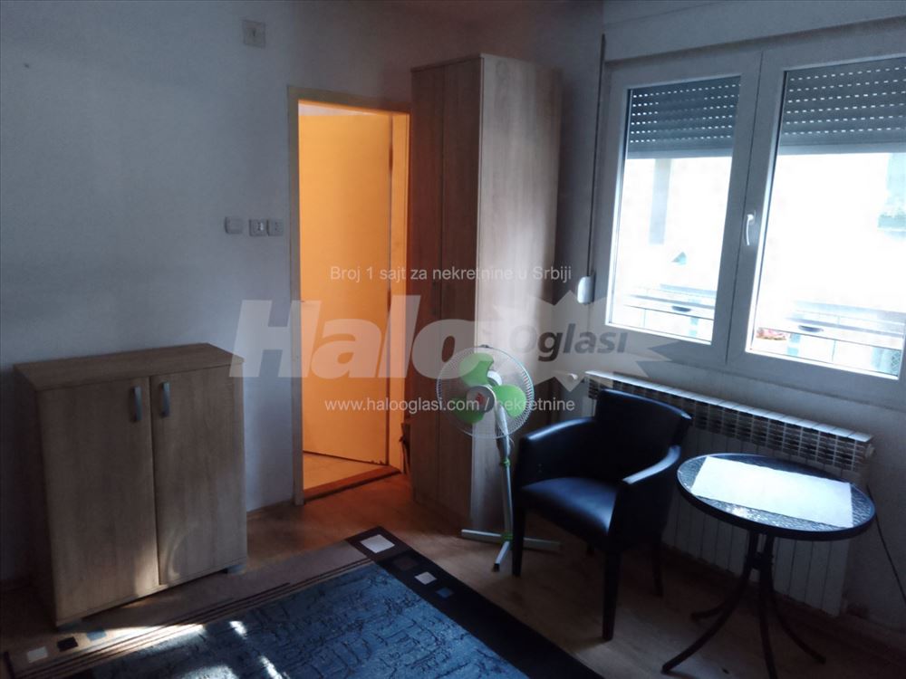 Izdajem nameštenu garsonjeru - Ćukovac, Zemun — 7