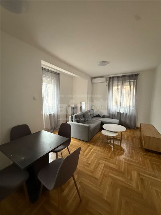 Izdajem nikad useljiv dvosoban stan 60m2 u Zemunu — 2