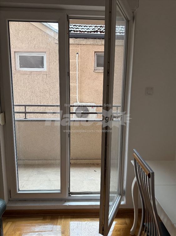 Izdajem nikad useljiv dvosoban stan 60m2 u Zemunu — 11