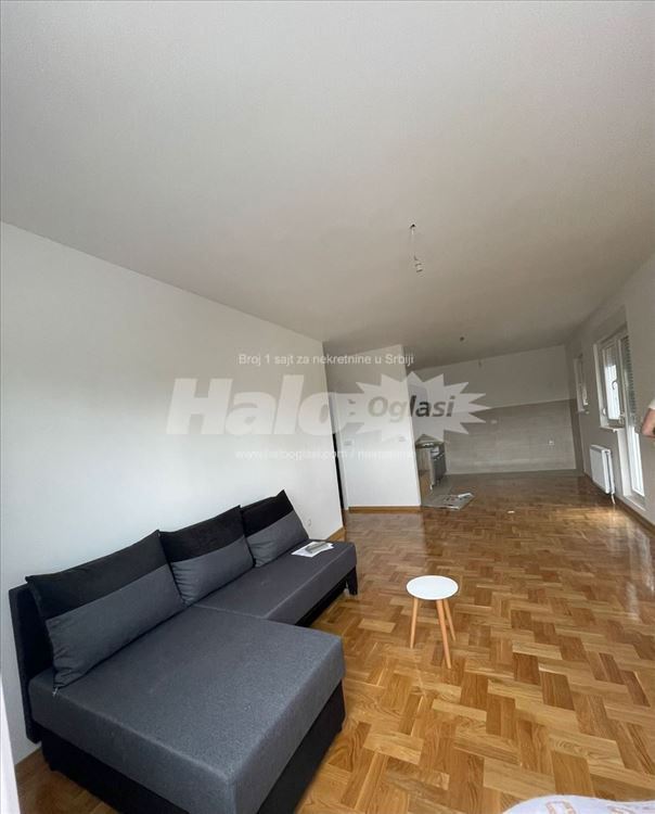 Izdajem nov jednoiposoban stan — 3