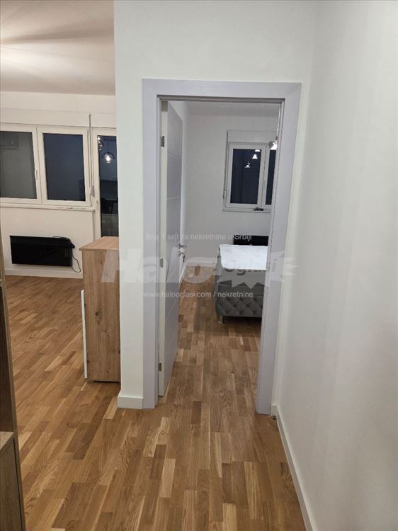 Izdajem nov, namesten stan od 40m2 — 2