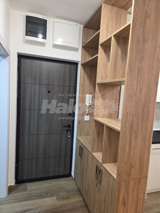 Izdajem nov, namesten stan od 40m2 — 3