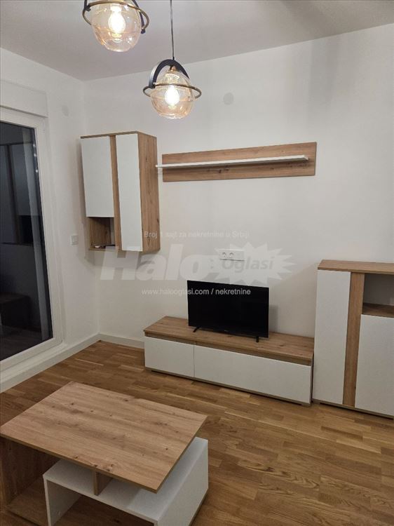 Izdajem nov, namesten stan od 40m2 — 10