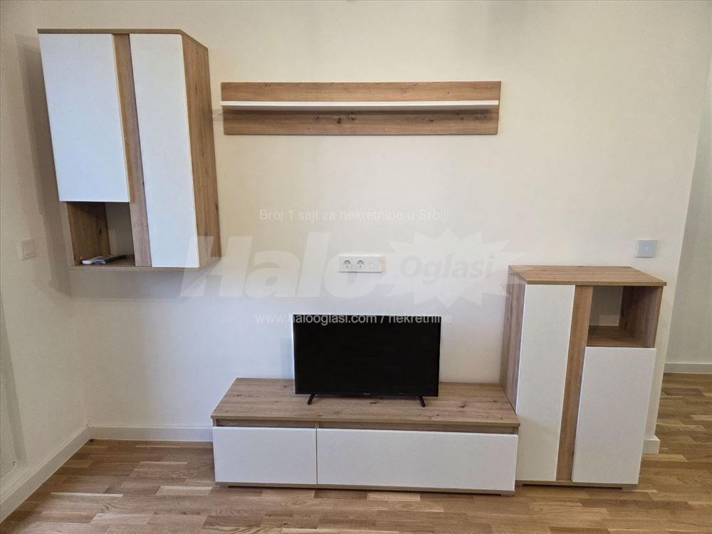 Izdajem nov, namesten stan od 40m2 — 15