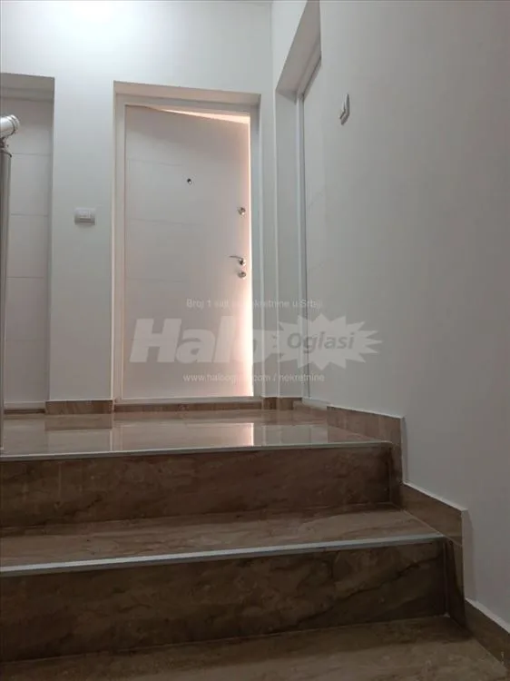 Izdajem nov namešten stan 39m2 — 9