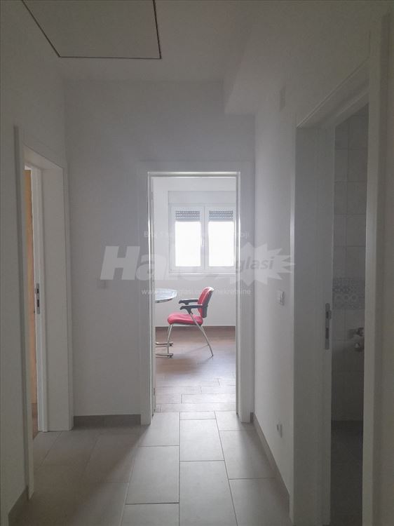 Izdajem nov stan u naselju Ledine Novi Beograd — 7