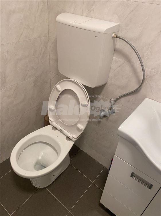 Izdajem novu garsonjeru kod Ofk stadiona — 5