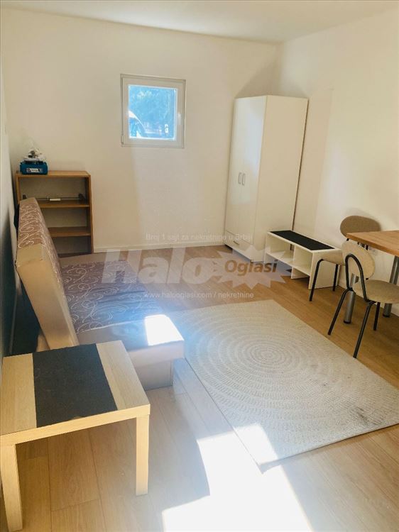 Izdajem novu garsonjeru kod Ofk stadiona — 14