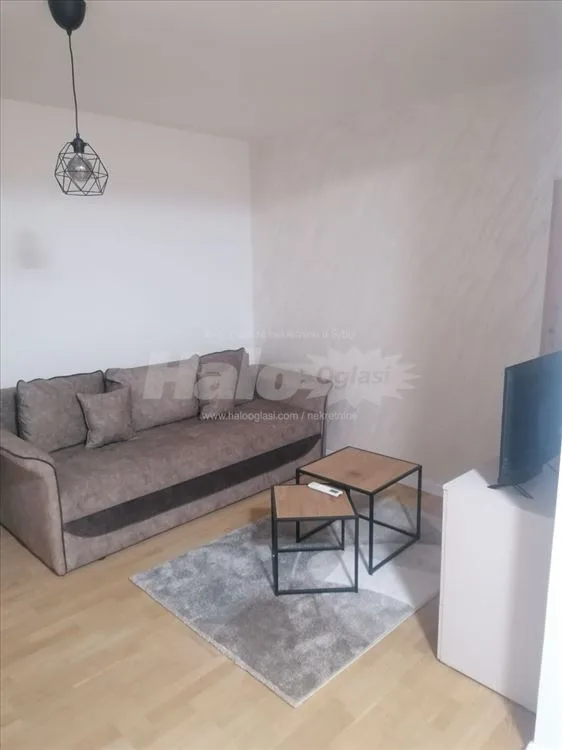Izdajem novu namestenu garsonjeru — 8