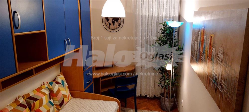 Izdajem odličan kompletno namešten stan kod FON-a — 5