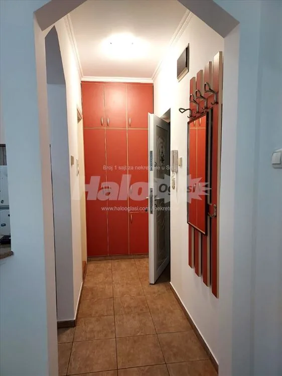 Izdajem odmah useljivu garsonjeru — 6