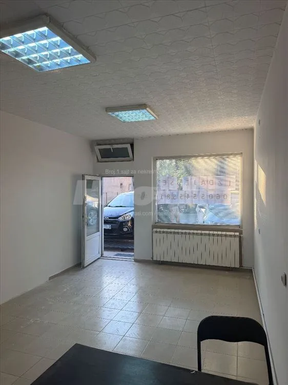 Izdajem oglas — 6
