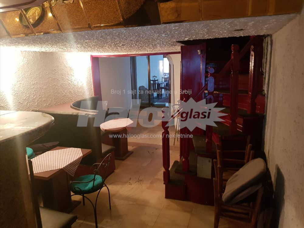 Izdajem opremljen Restoran Piceriju — 4