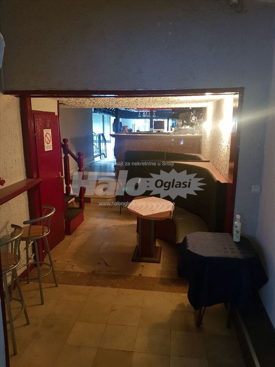 Izdajem opremljen Restoran Piceriju — 9