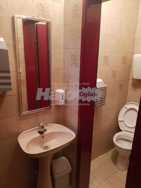 Izdajem opremljen Restoran Piceriju — 10