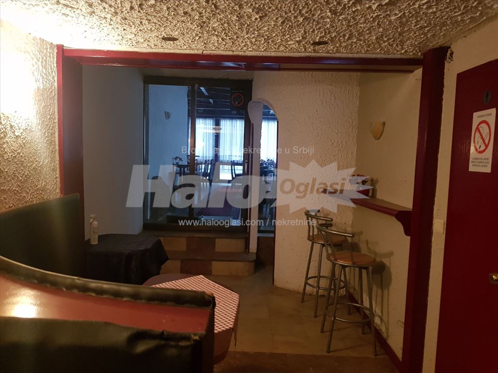 Izdajem opremljen Restoran Piceriju — 12