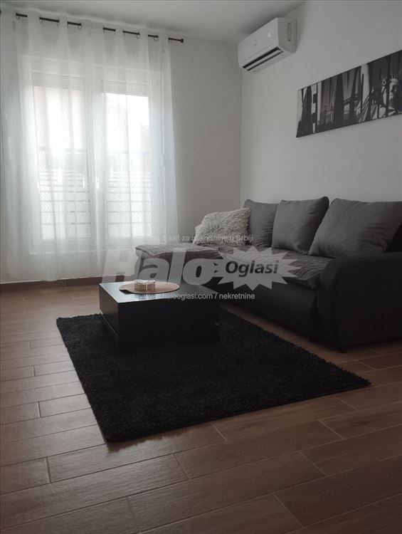 Izdajem opremljen stan u Batajnici 1.5 — 4