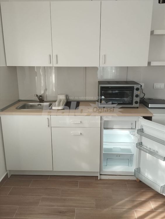 Izdajem opremljen stan u Batajnici 1.5 — 8