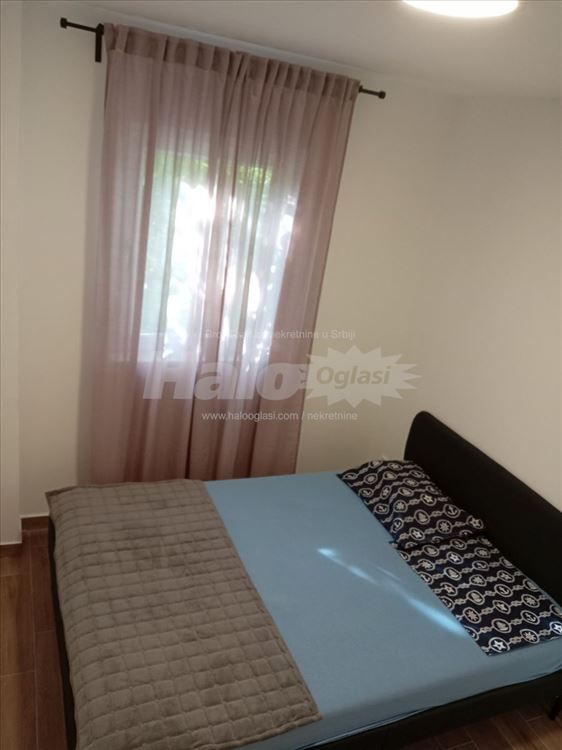 Izdajem opremljen stan u Batajnici 1.5 — 13
