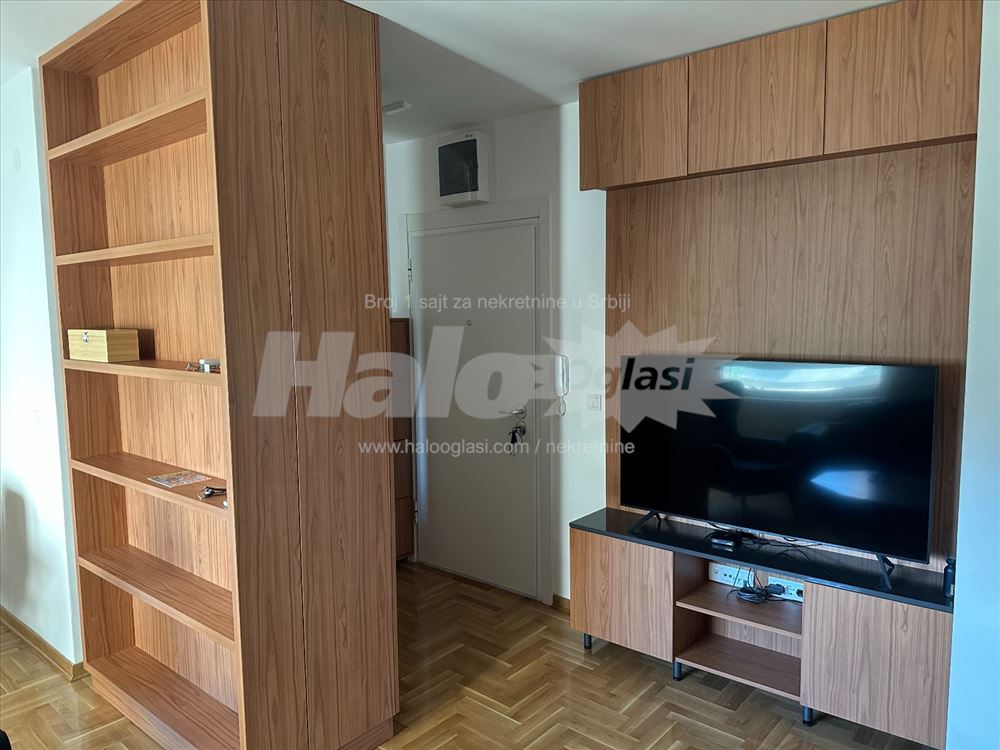 Izdajem opremljen stan u Vodovodskoj ulici — 3