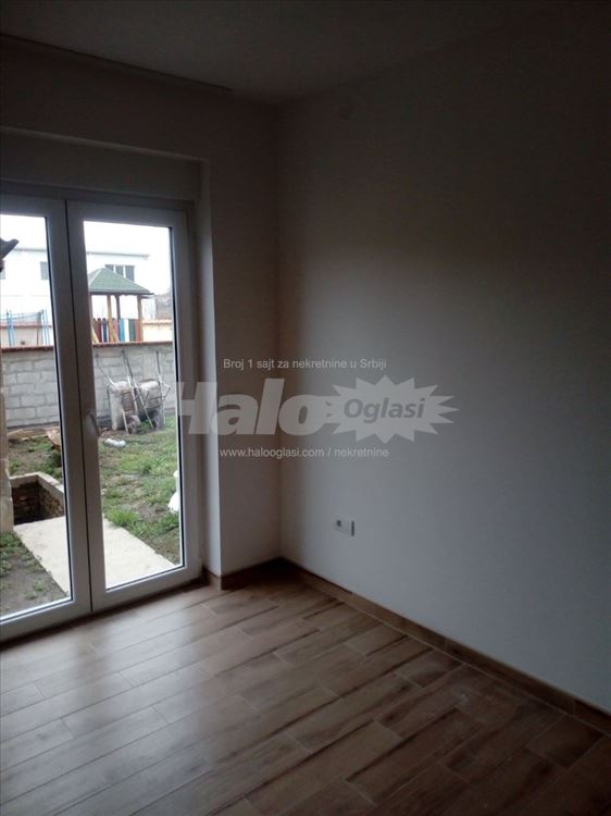 Izdajem polunamesten stan u Batajnici — 4