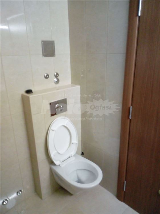 Izdajem polunamesten stan u Batajnici — 9