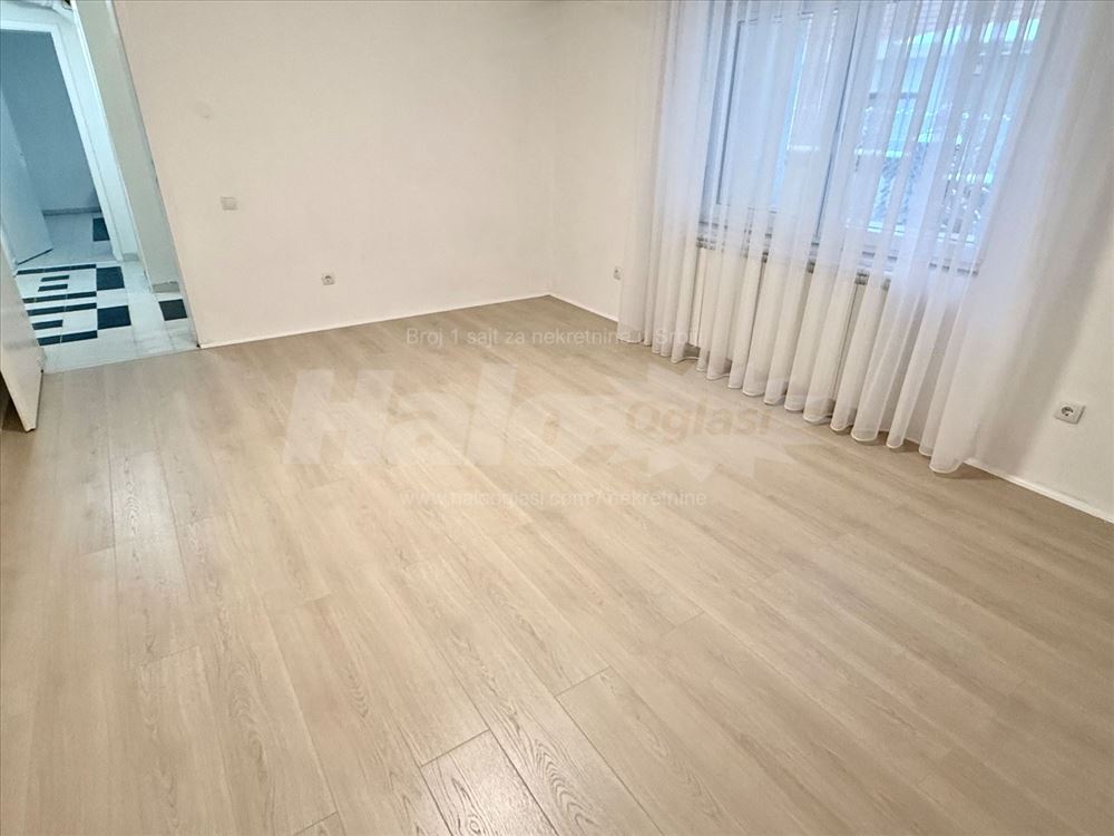 Izdajem poslovni prostor 2.0, prizemlje — 4