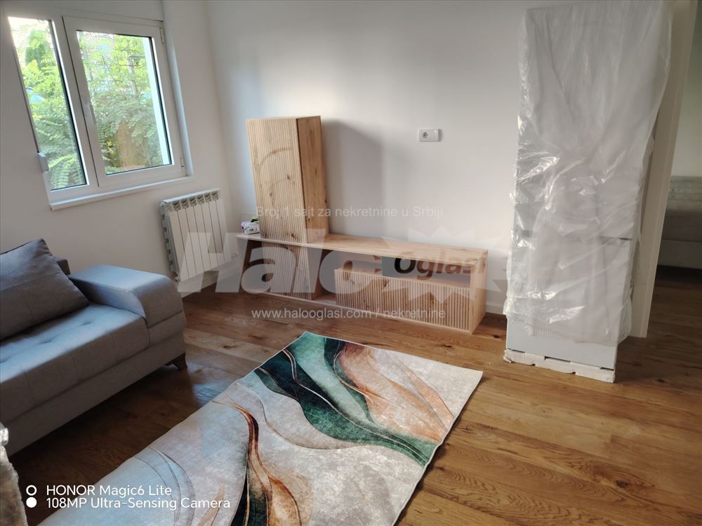 Izdajem potpuno nov i opremljen stan 38 kvadrata — 4