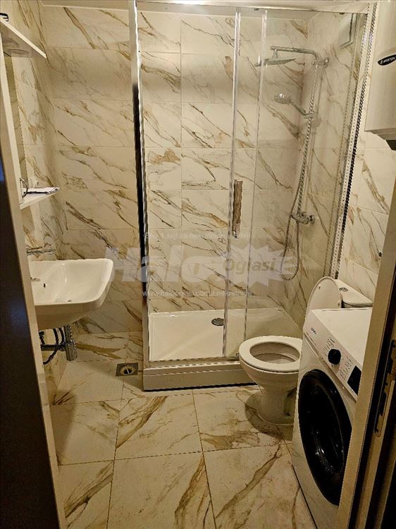 Izdajem potpuno renoviran stan 67m2 u Presevskoj, — 5