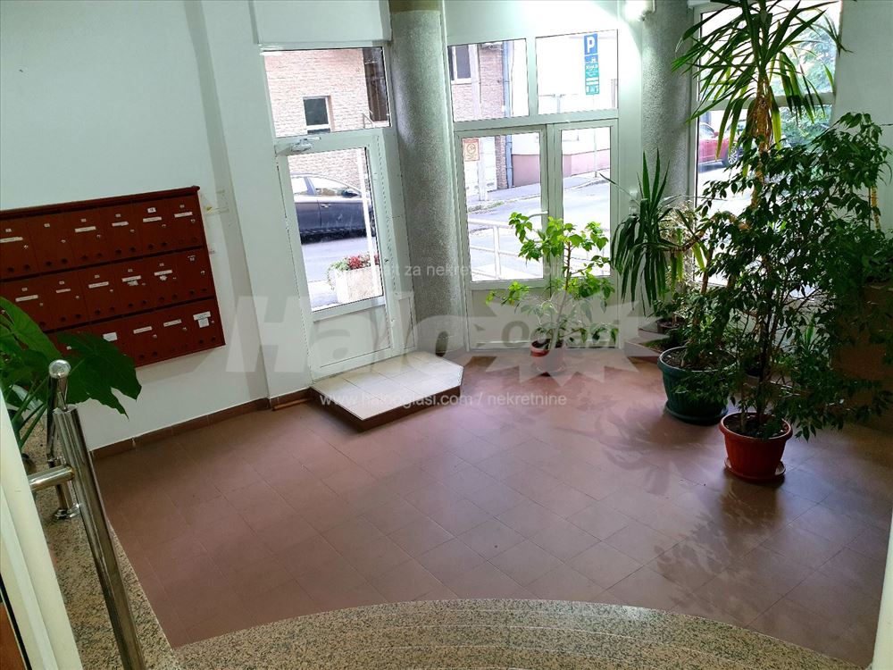Izdajem potpuno renoviran stan 67m2 u Presevskoj, — 7
