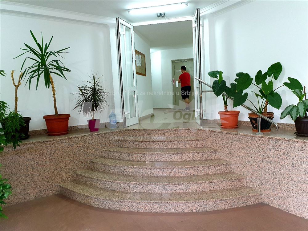 Izdajem potpuno renoviran stan 67m2 u Presevskoj, — 8