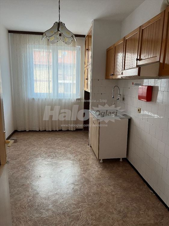 Izdajem prazan stan u Zarkovu — 5