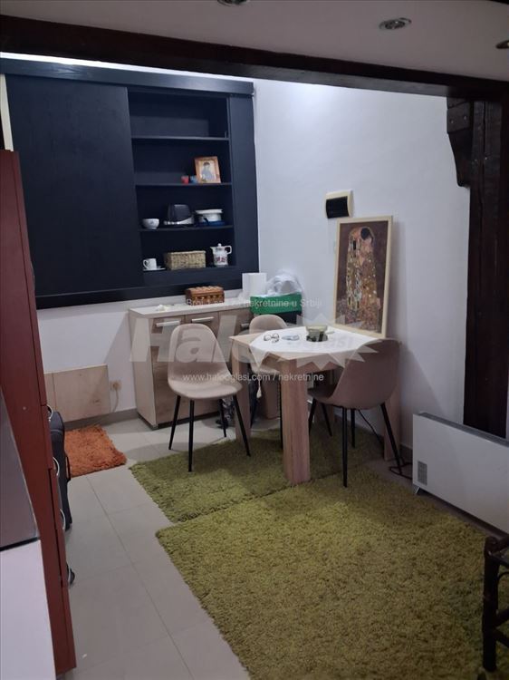 Izdajem prelepu garsonjeru na Karaburmi od 25m2 — 2