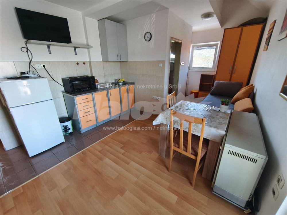 Izdajem prelepu garsonjeru Zemun Altina — 3