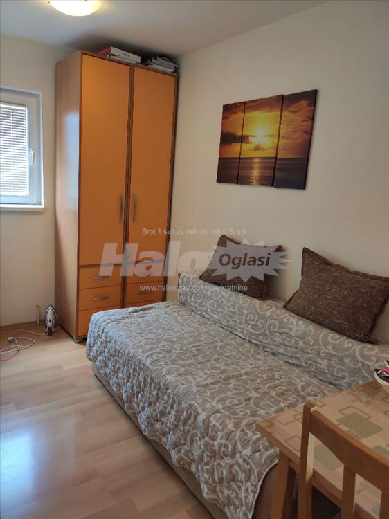 Izdajem prelepu garsonjeru Zemun Altina — 5