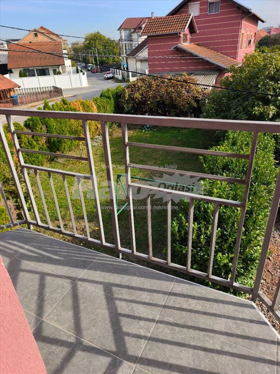 Izdajem prelepu garsonjeru Zemun Altina — 6