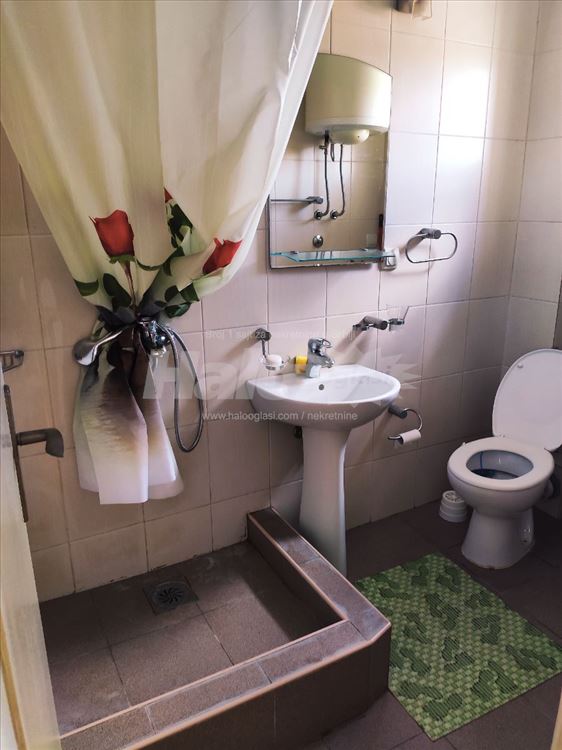Izdajem prelepu garsonjeru Zemun Altina — 7