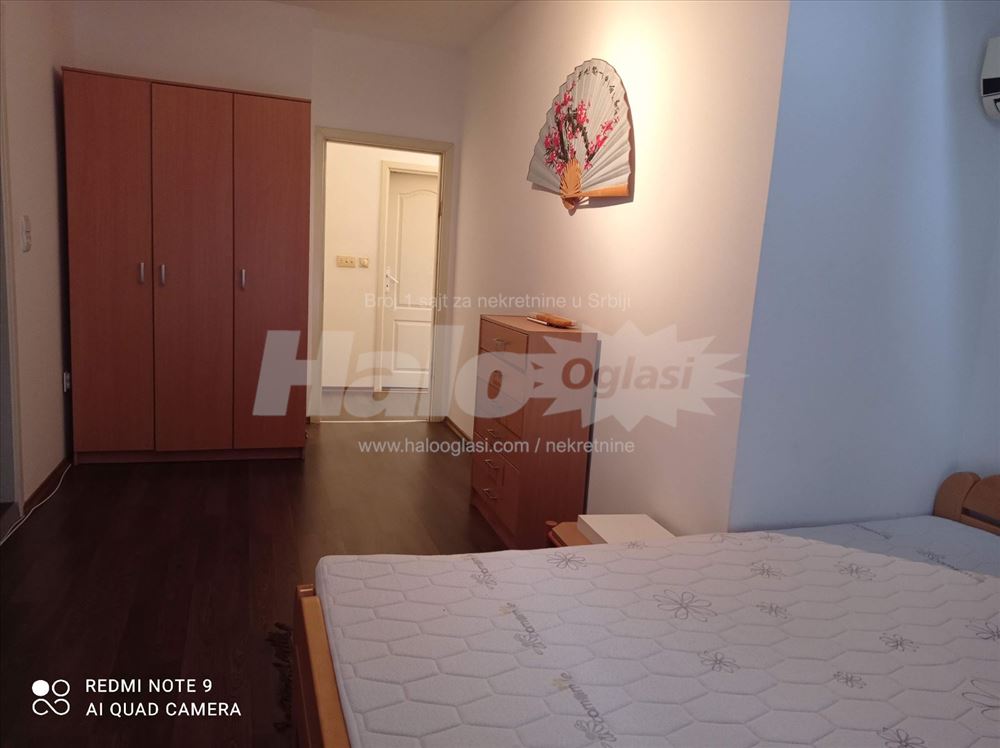 Izdajem-Prodajem-prelep veliki stan — 12