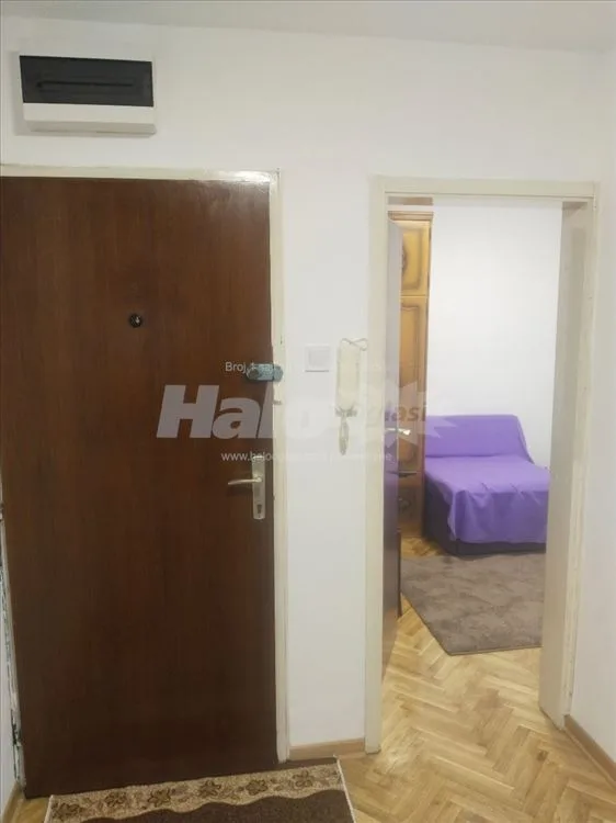 Izdajem renoviran i potpuno namešten stan u Borči — 8