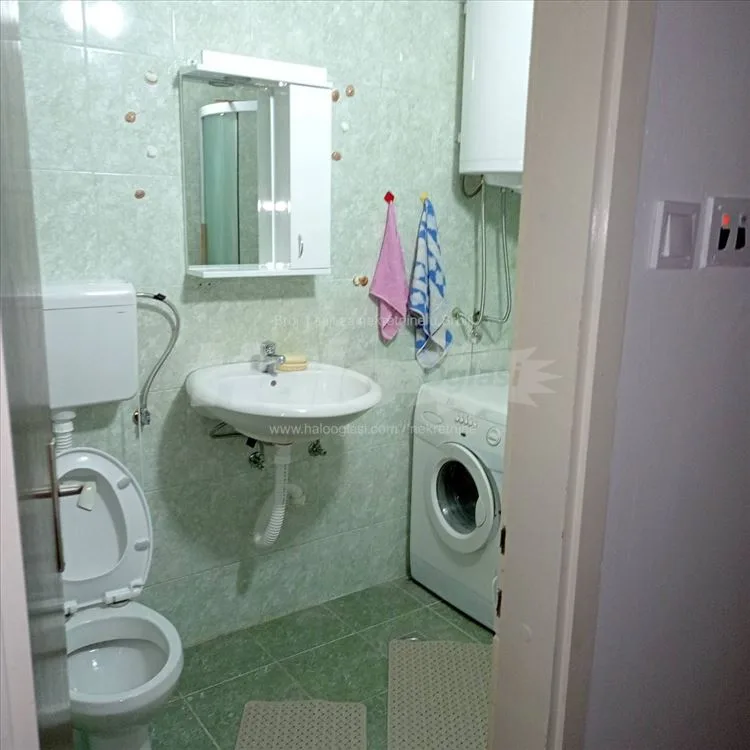 Izdajem renoviran i potpuno namešten stan u Borči — 9